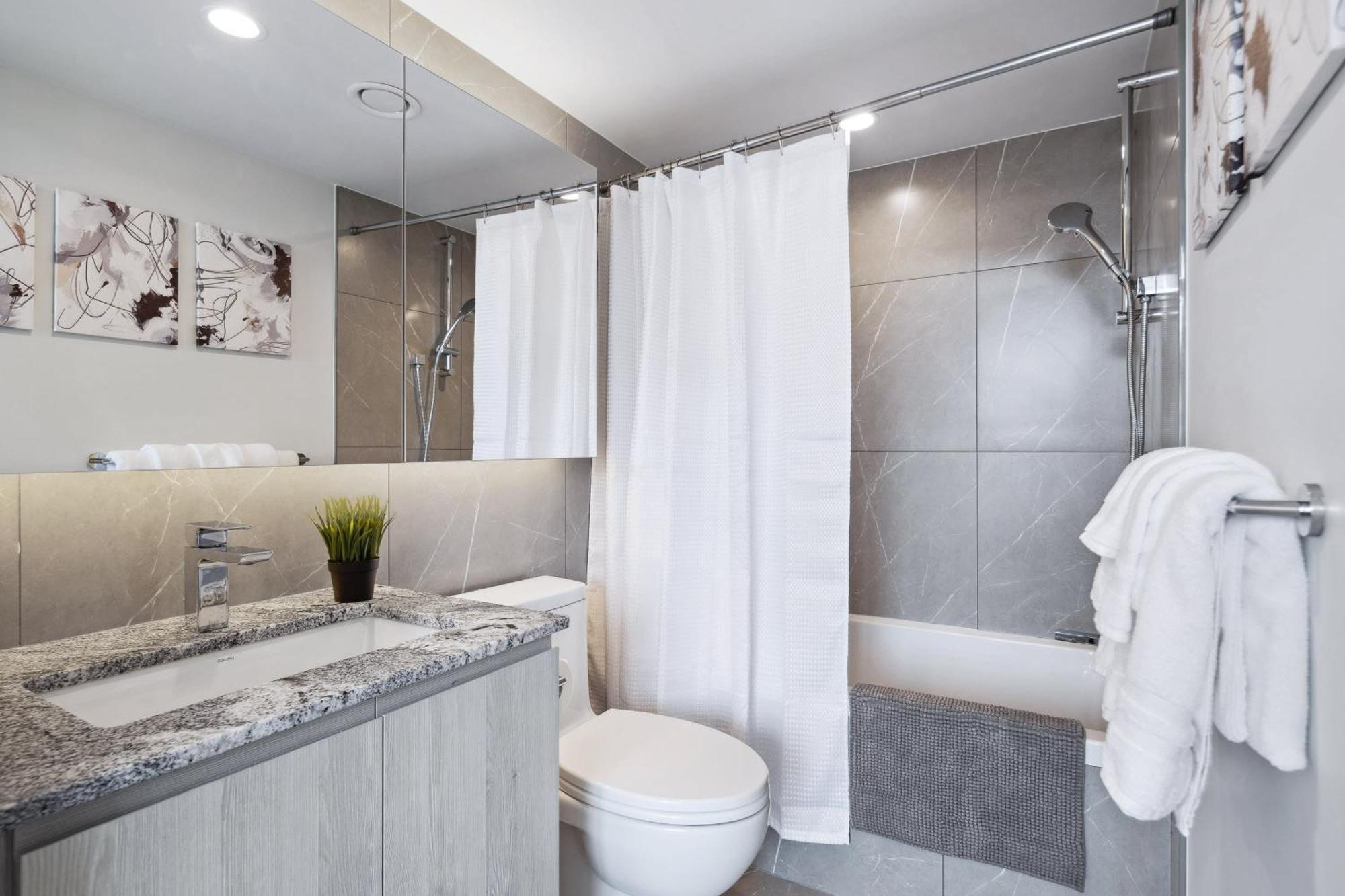 Brand New City Apt In Downtown Vancouver Esterno foto